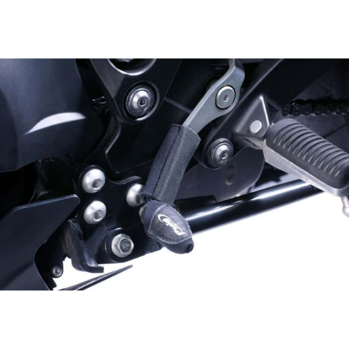 Alternative view of מגן לרגלית הילוכים PUIG שחור